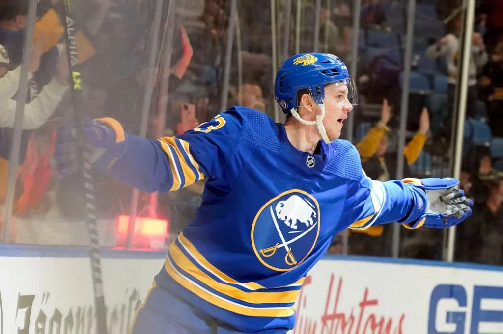 Skinner fuera por los Sabres por lesión en la parte superior del cuerpo