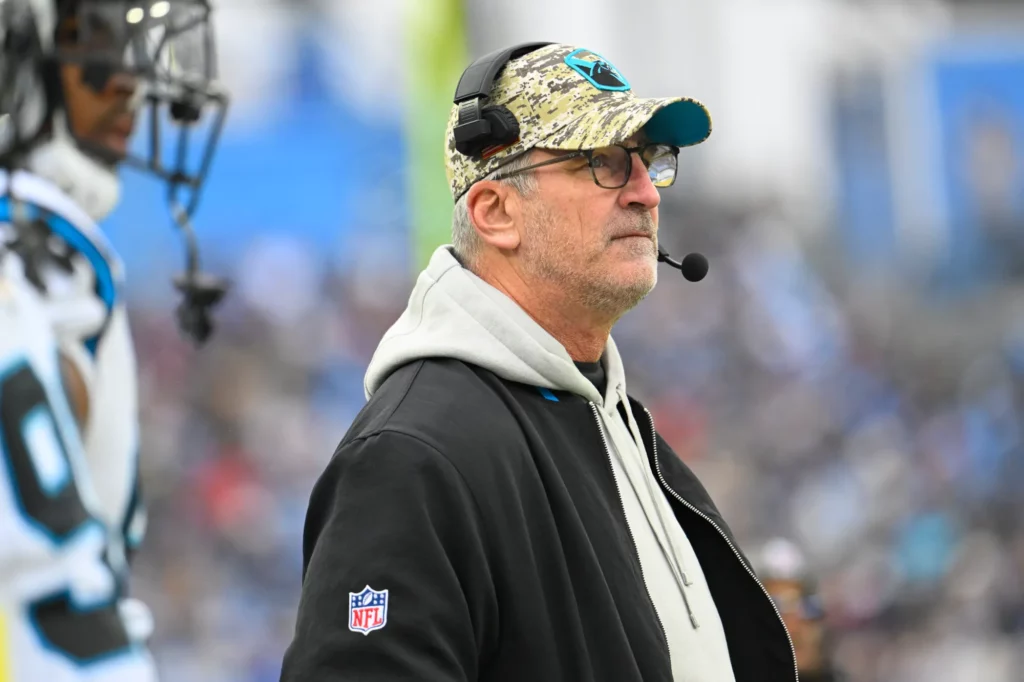 Panthers despiden a Frank Reich