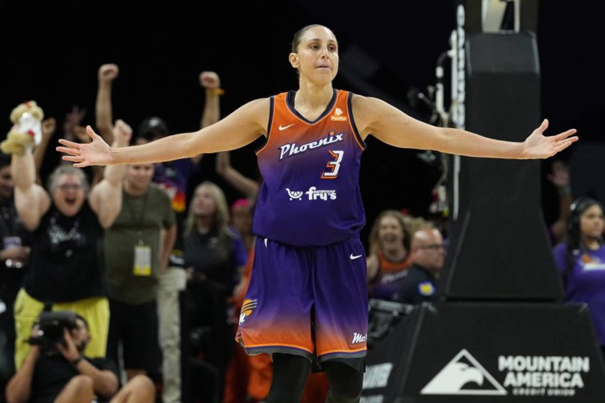 Taurasi se retira tras 20 temporadas, poniéndole fin a una de las mejores carreras de la WNBA