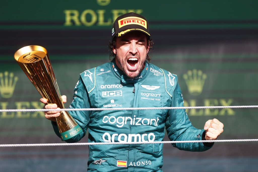 Fernando Alonso Renueva Contrato con Alpine para la Temporada 2024 de la Fórmula 1