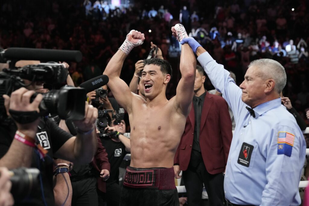 Bivol es el boxeador del año por la AMB
