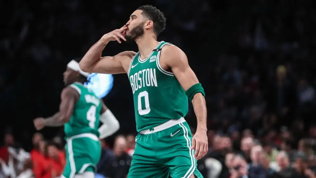 Tatum comando triunfo de Celtics sobre Bulls
