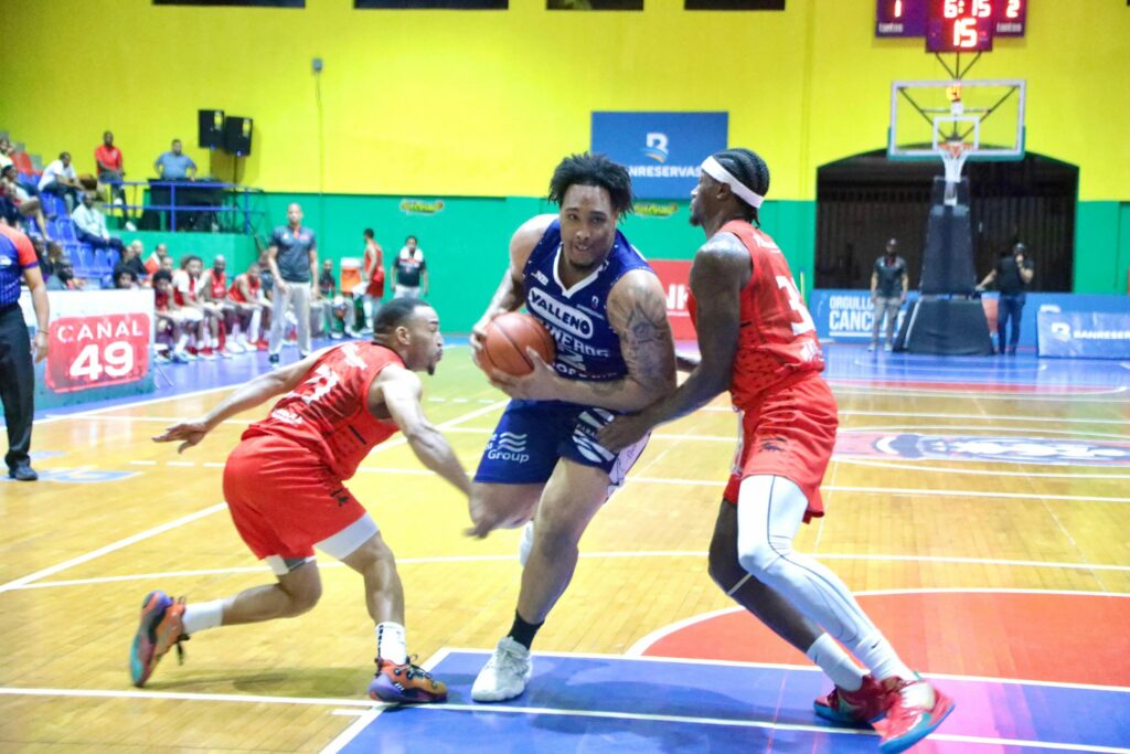 Marineros vencen a Leones en tiempo extra; Metros a Reales