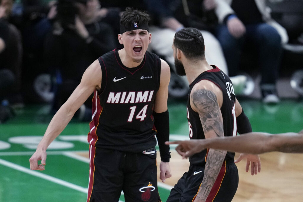 Heat marcan récord de franquicia con 23 triples anotados ante Celtics y empatan la serie