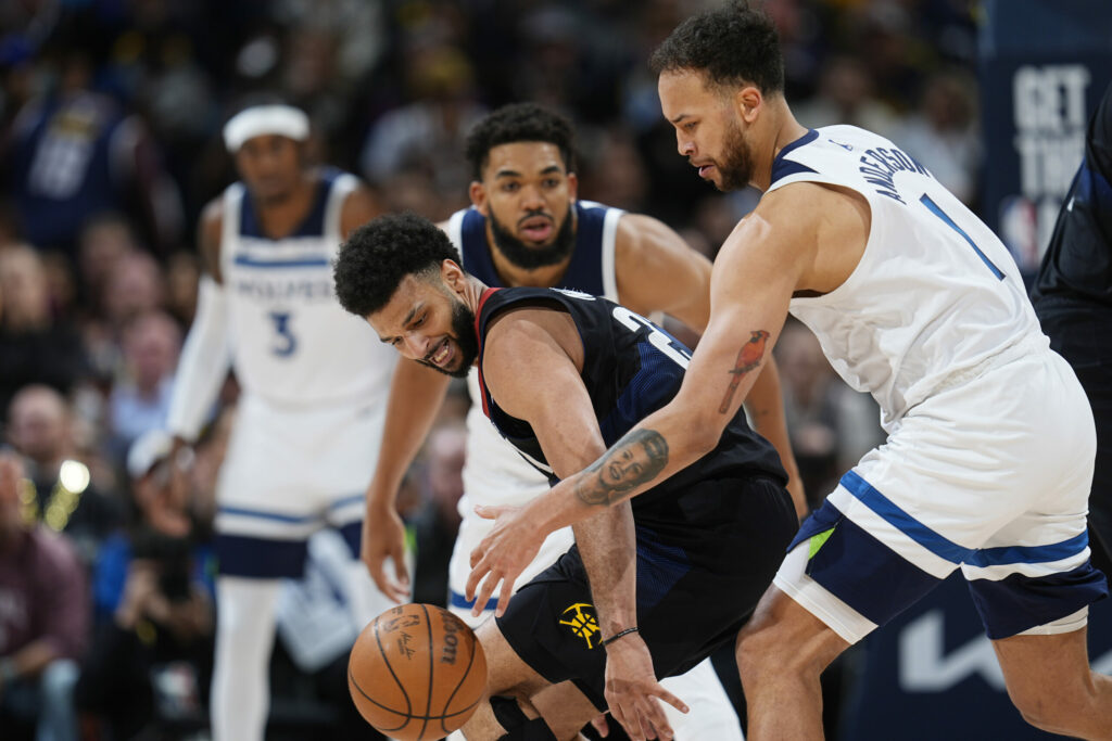 Timberwolves vencen cómodamente a Nuggets y lideran la serie 2-0
