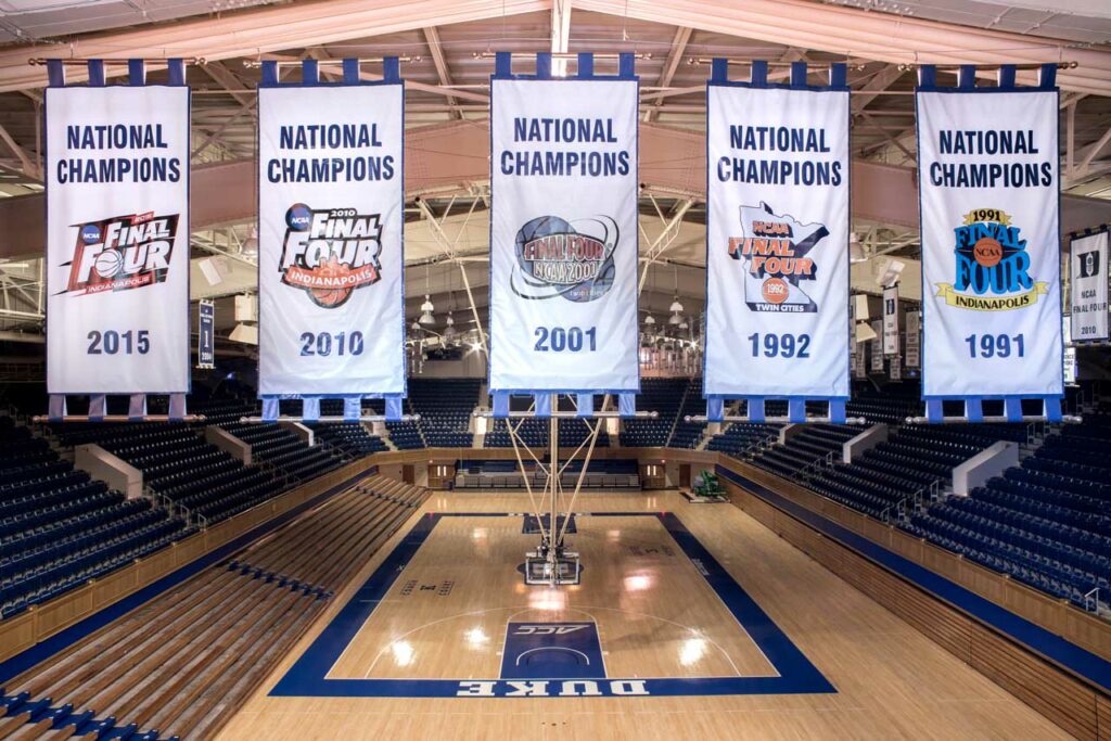 La Grandeza de Duke: La Historia sus los Campeonatos de Baloncesto de la NCAA