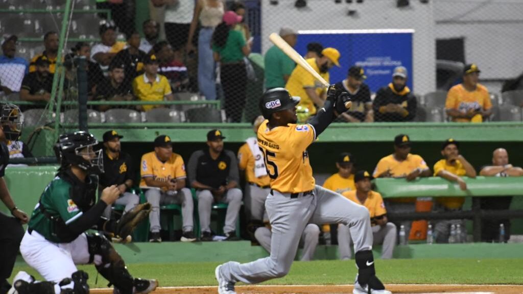Águilas Cibaeñas vence a Estrellas con una ofensiva liderada por Canario