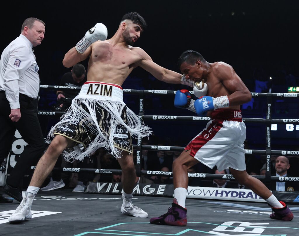 Adam Azim mantiene su invicto tras vence a Santos Reyes