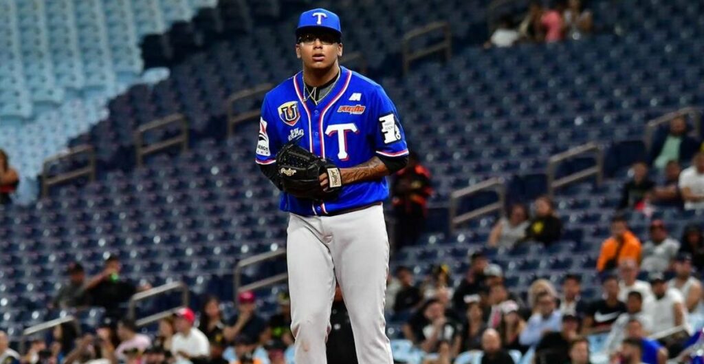 Lanzador Bradgley Rodríguez termina su estadía con Tiburones