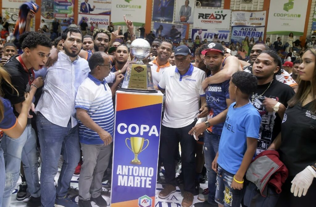 Club Gilson García, campeón basket superior Santiago Rodríguez