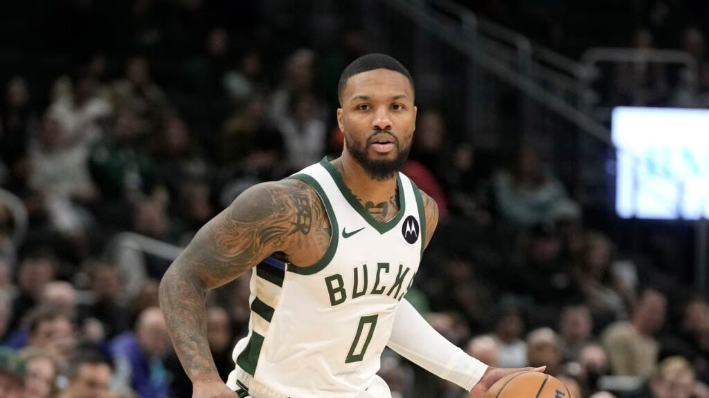 Lillard debuta por todo lo alto como miembro de los Bucks de Milwaukee