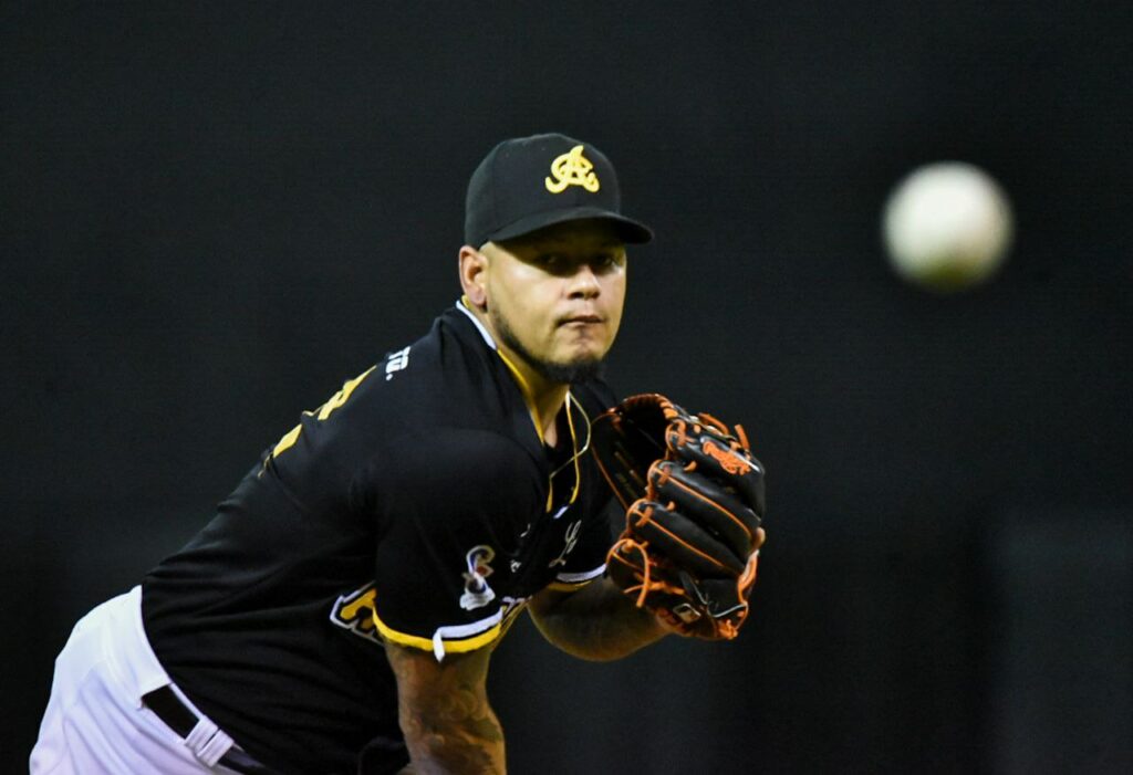 Águilas blanquean Gigantes: Tsunami, intratable y Pérez, grand slam