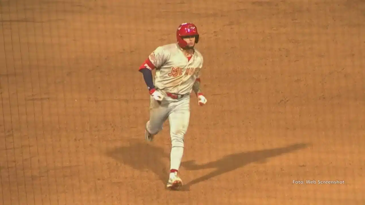 César Prieto cambia de equipo y firma con Leones del Escogido