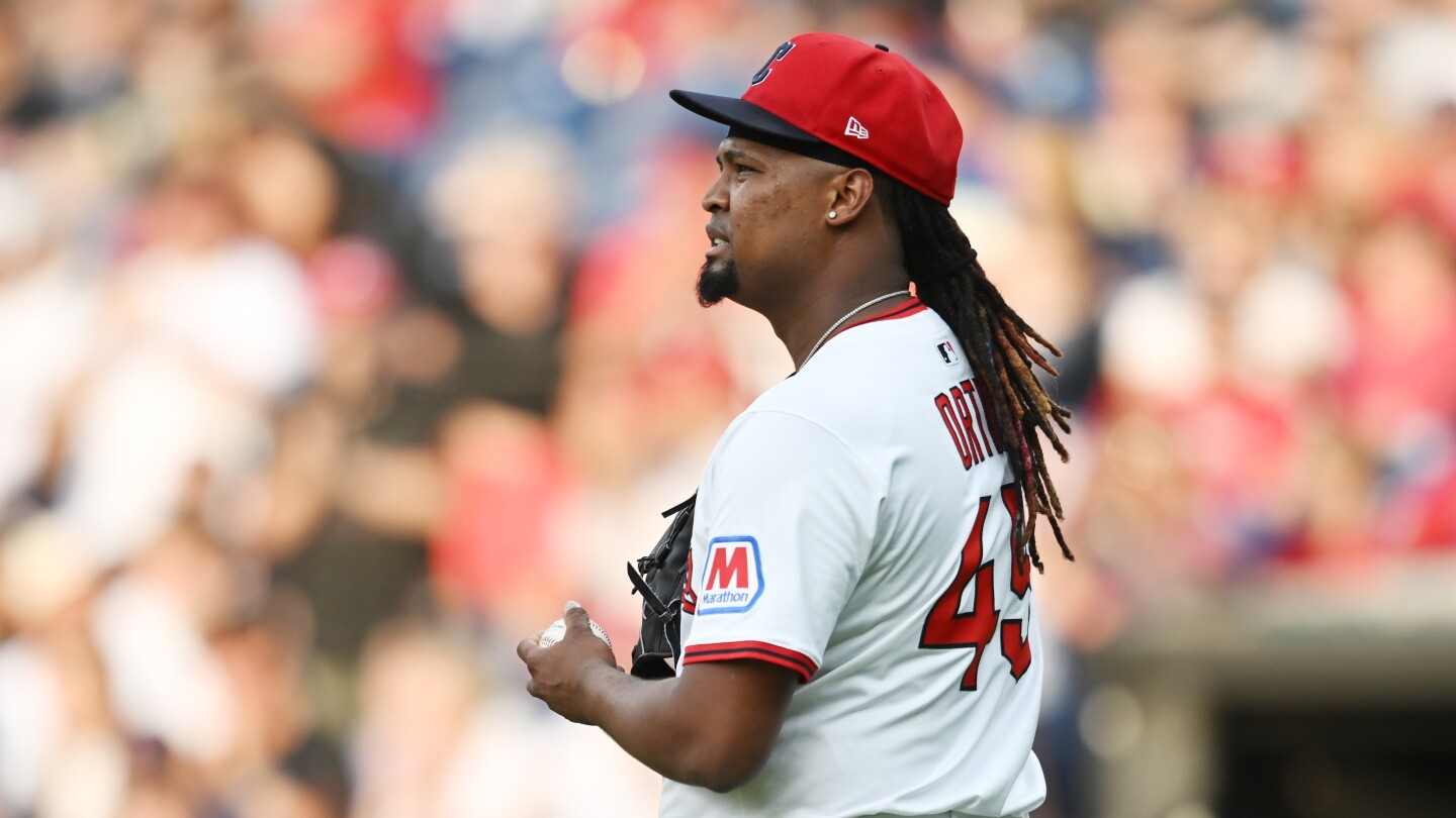 MLB extiende hasta 31 de agosto licencia a Luis Ortiz por investigación de apuestas