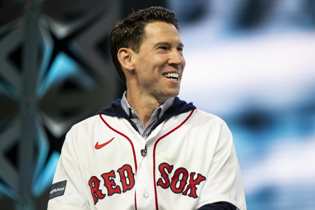 Los Red Sox confirman a Craig Breslow como jefe en operaciones de béisbol