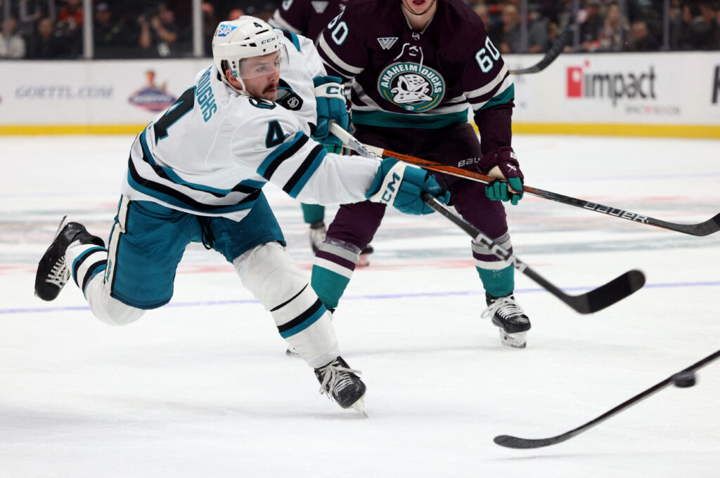 Frank Vatrano lidera victoria de los Anaheim Ducks