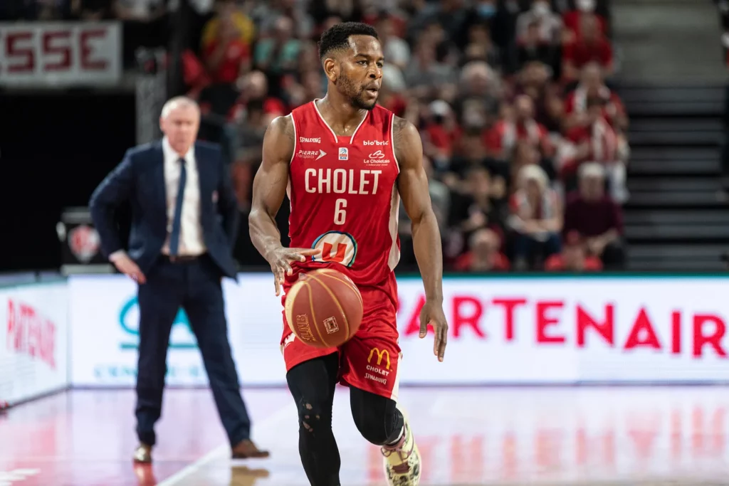 Artis guía al Cholet al triunfo