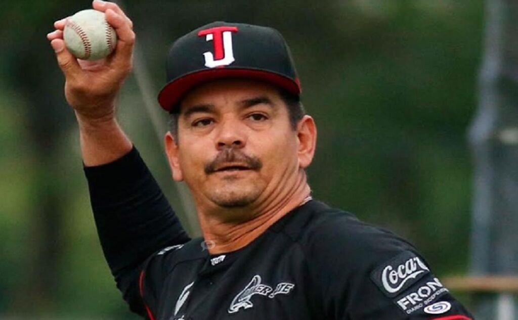 Roberto Espinoza nuevo coach de pitcheo de los Diablos Rojos