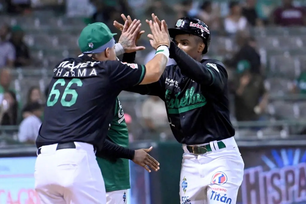 Estrellas Orientales vencen a Gigantes del Cibao en duelo lleno de batazos y carreras