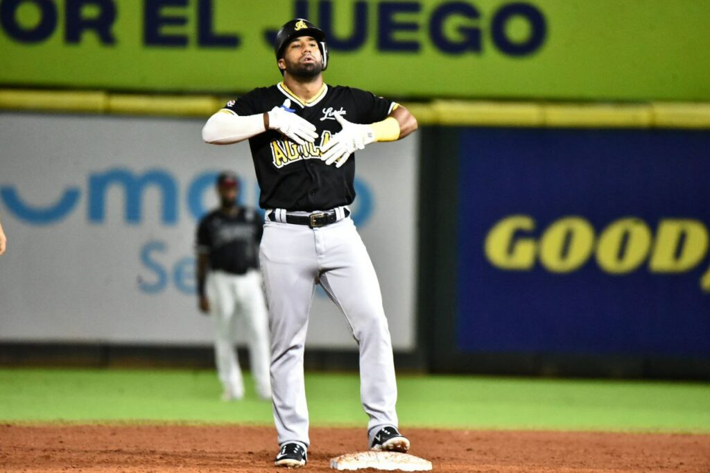 Águilas siguen volando alto y derrotan Leones 5-3