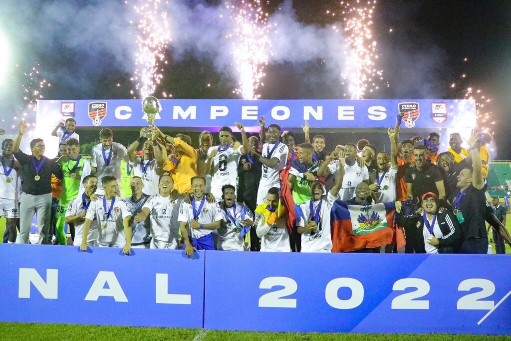 El Presidente Luis Abinaderrecibirá al Cibao Fútbol Club el lunes 21
