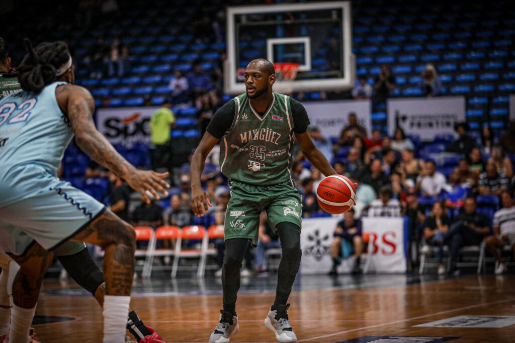 Indios logran triunfo sobre Leones