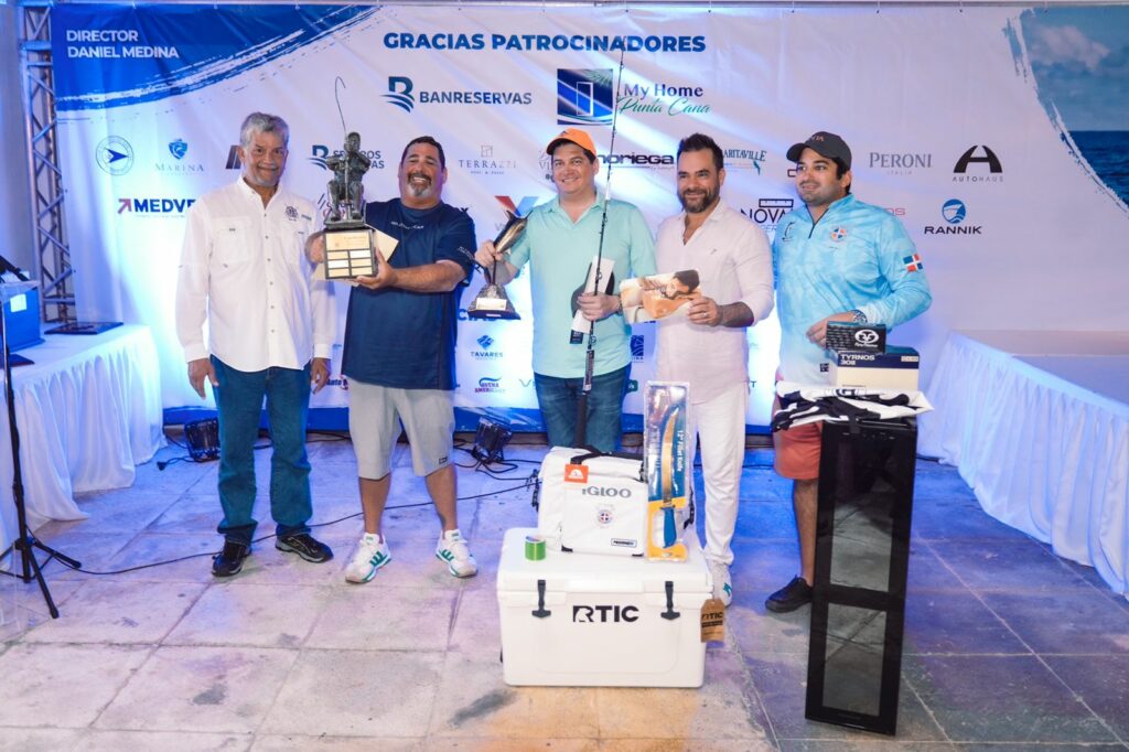 Boricua Rafael Caicedo gana Copa Rotativa de pesca al Marlin Azul