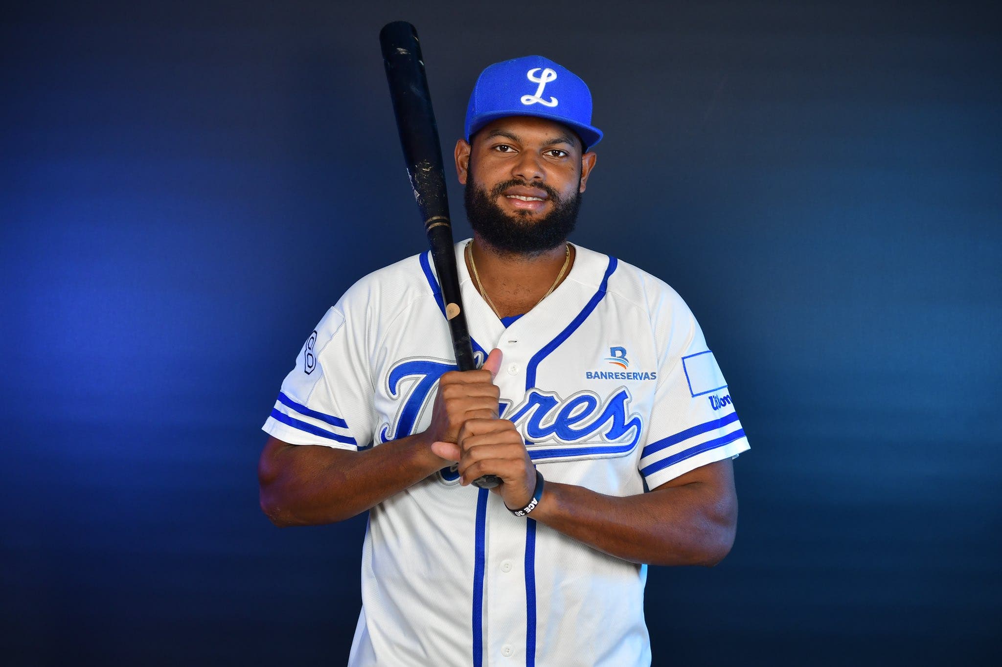 Jorge Bonifacio es traspasado a los Gigantes a cambio de Steven Moya