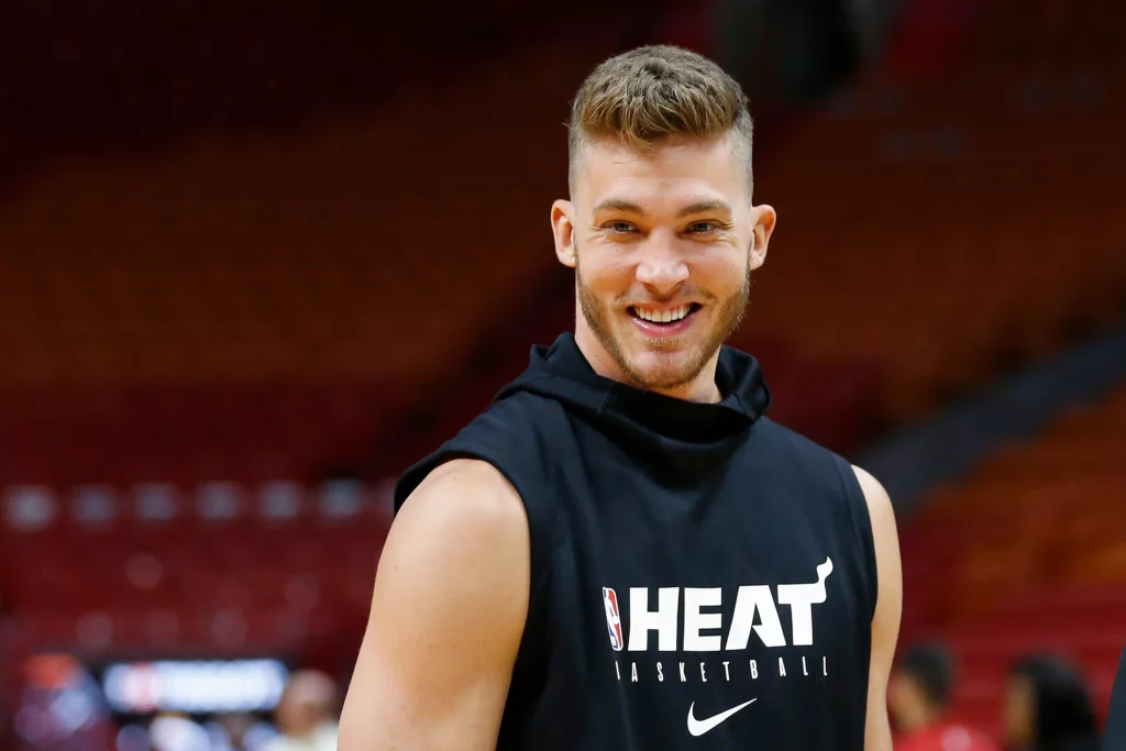 Meyers Leonard devuelta en la NBA luego de dos años