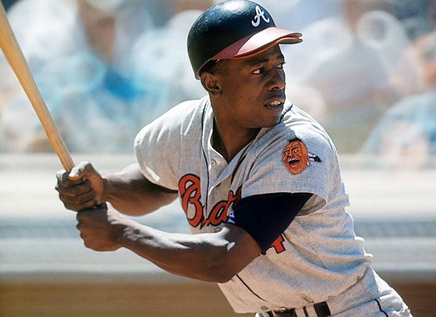 Bravos hacen honor a Hank Aaron