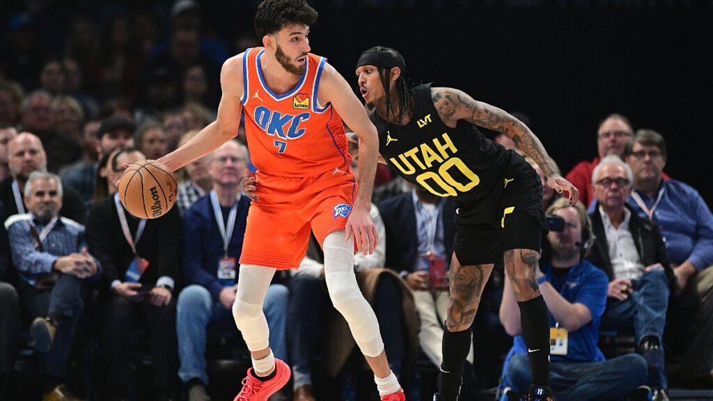 Holmgren destaca en victoria del Thunder contra Utah