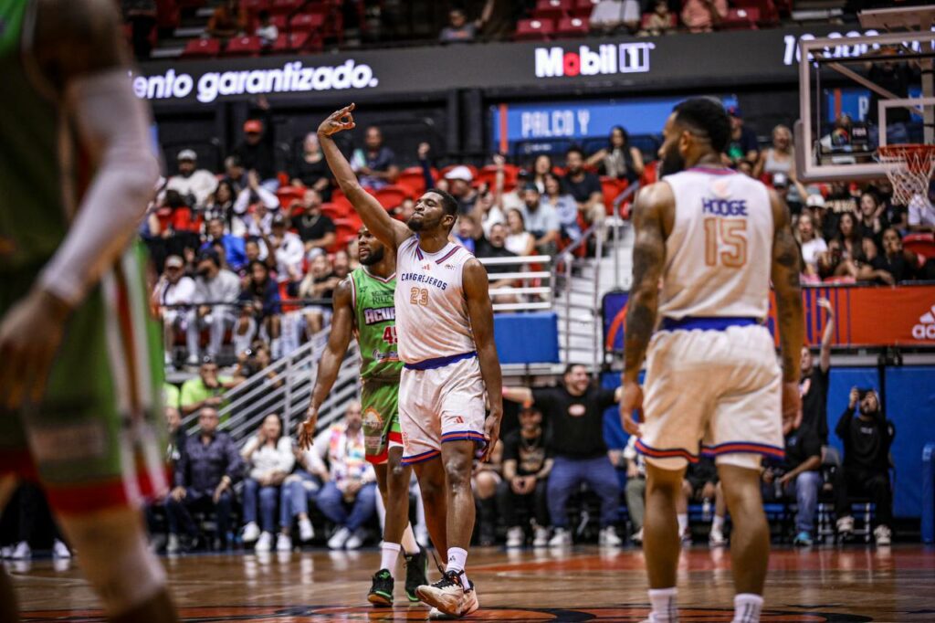 Cangrejeros y Santeros inician el BSN con buen pie