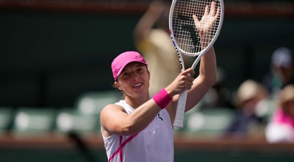 Swiatek consilida su venganza contra Noskova y la elimina del Indian Wells