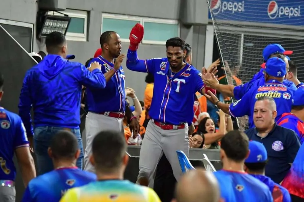 Tiburones se clasifican al Round Robin en LVBP