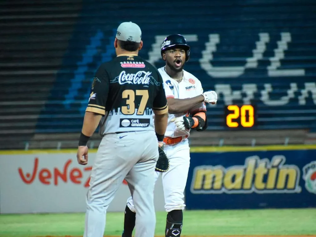 Águilas logran vencer a los Leones de Caracas