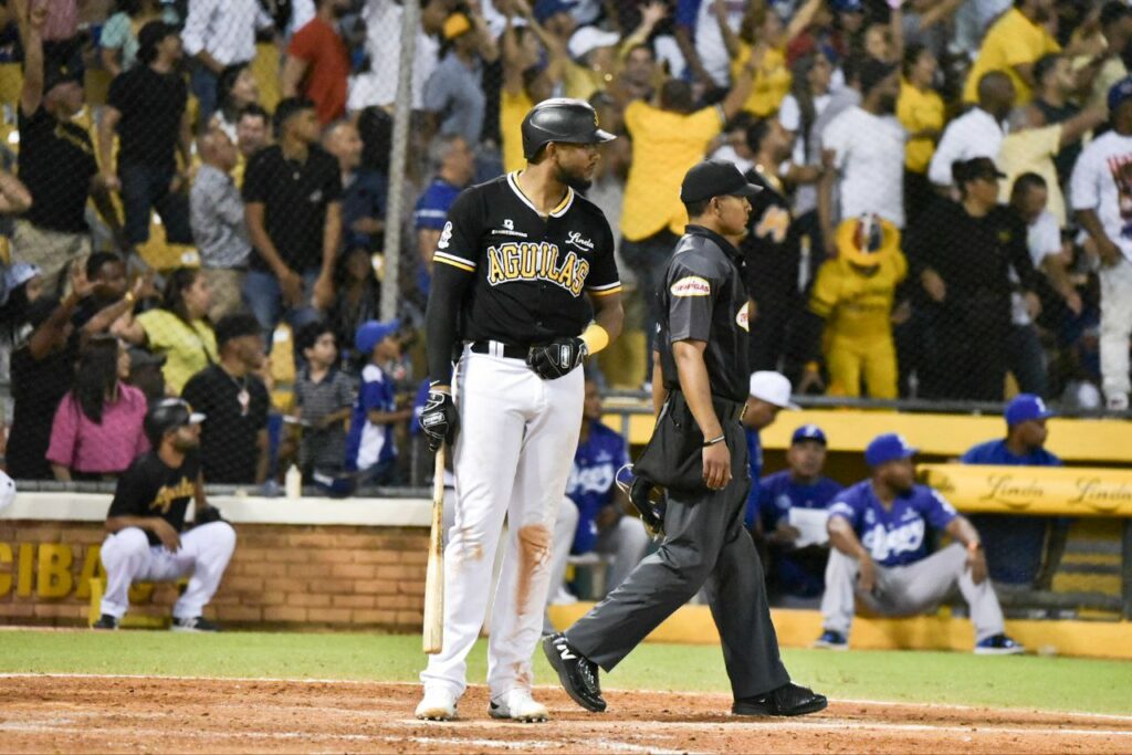 Encarnación encantó con jonrón para Aguilas vencer Licey