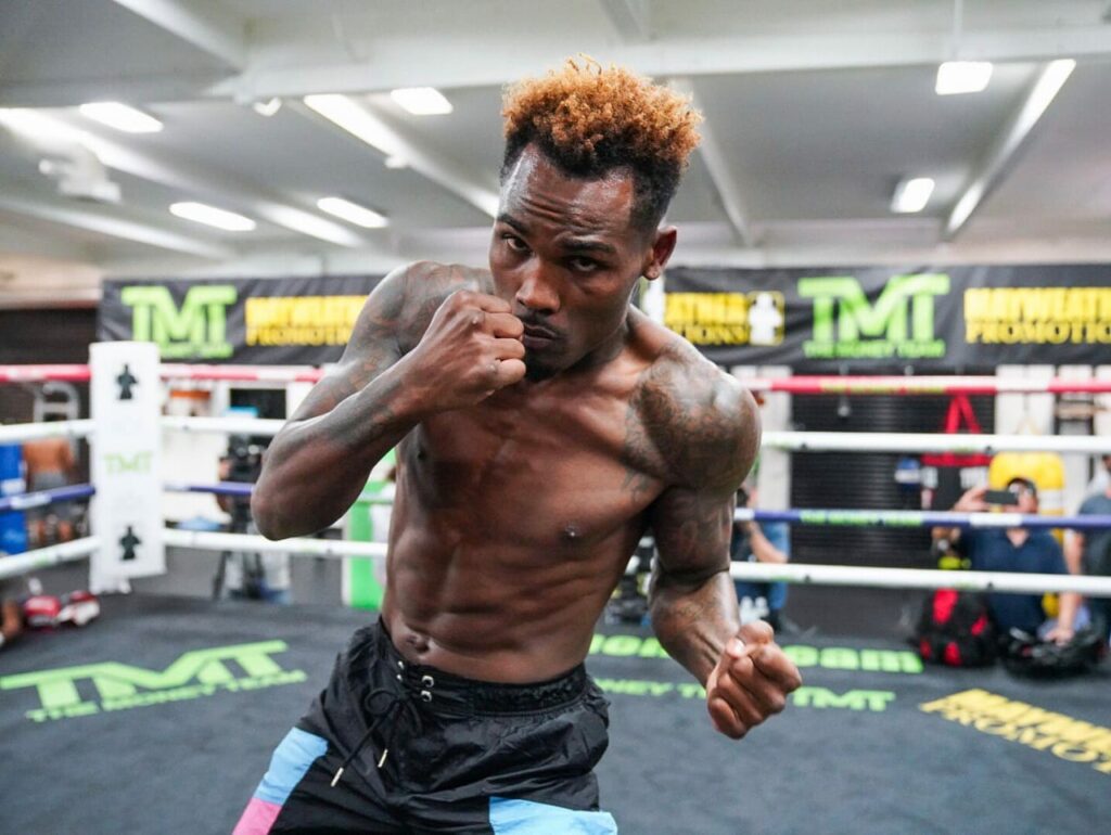 Jermell Charlo se fractura su mano en un entrenamiento