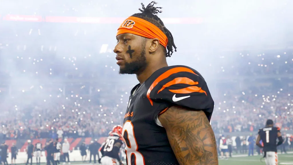 Emiten orden de arresto para Mixon de los Bengals