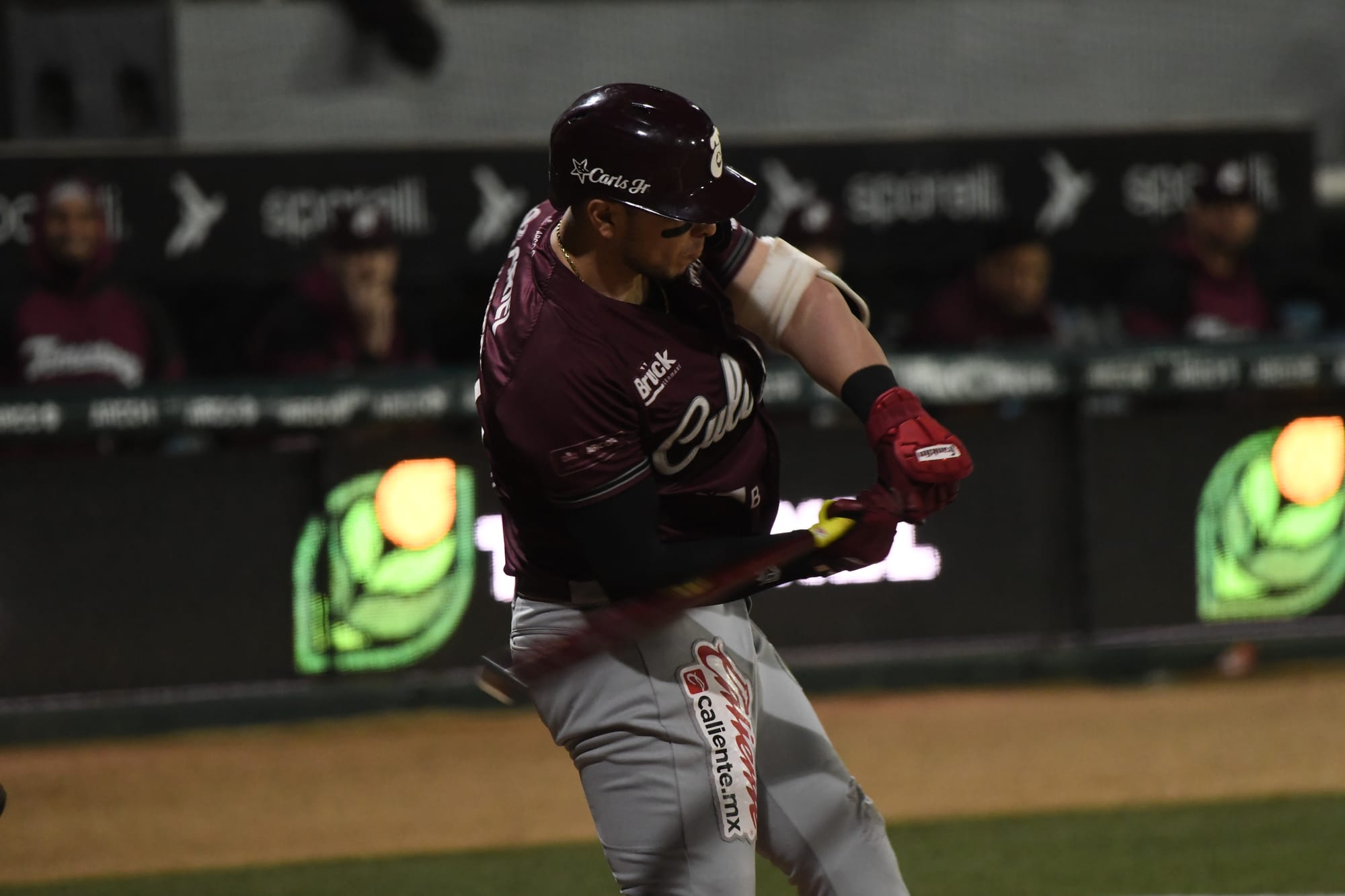 Tomateros propina paliza a Algodoneros