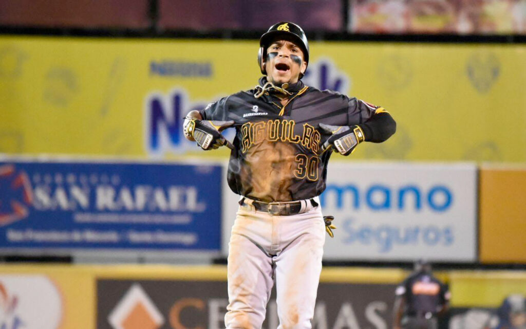 Águilas activan más jugadores, Camargo en acción