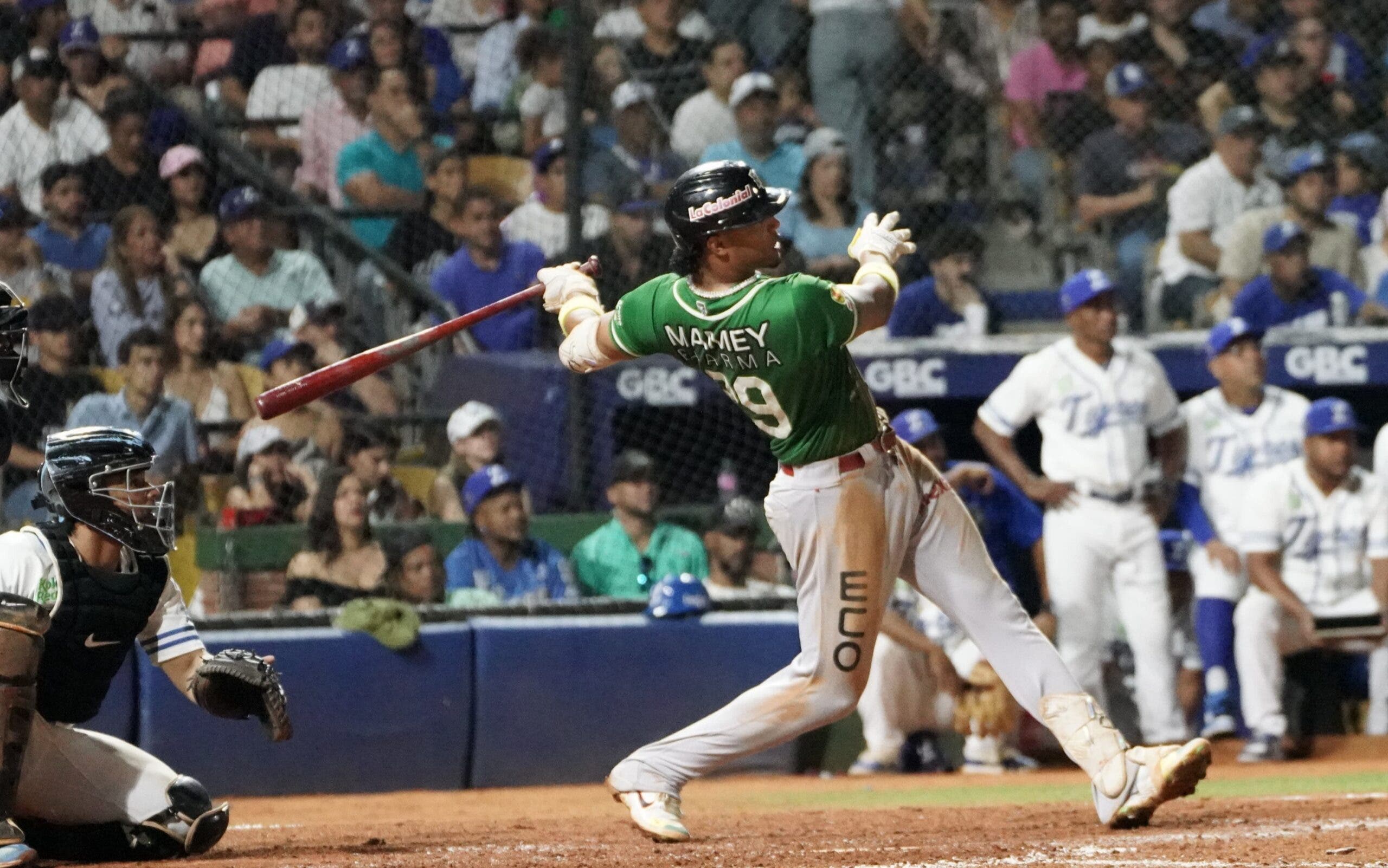 Barrero conecta jonrón decisivo y Estrellas toman liderato 2-0 en la Serie Final
