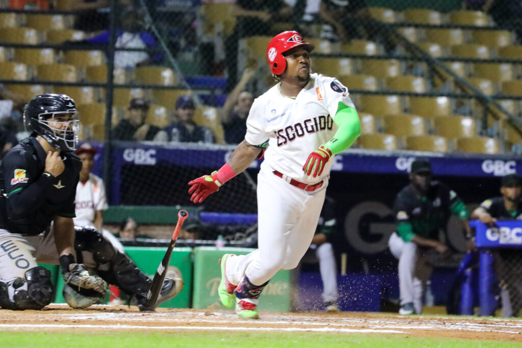 Leones logran triunfo versus Estrellas Orientales en debut de José Ramírez
