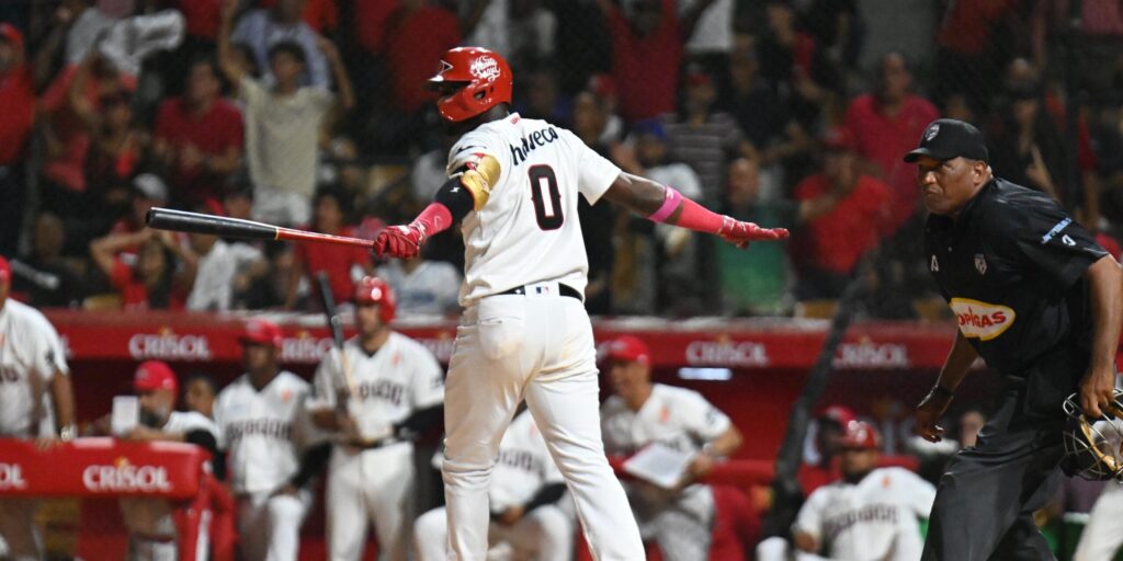 Lake conecta jonrón que deja en el terreno al Licey
