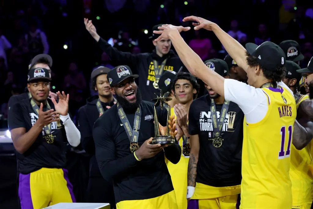 LeBron James se lleva el MVP del In Season Tournament