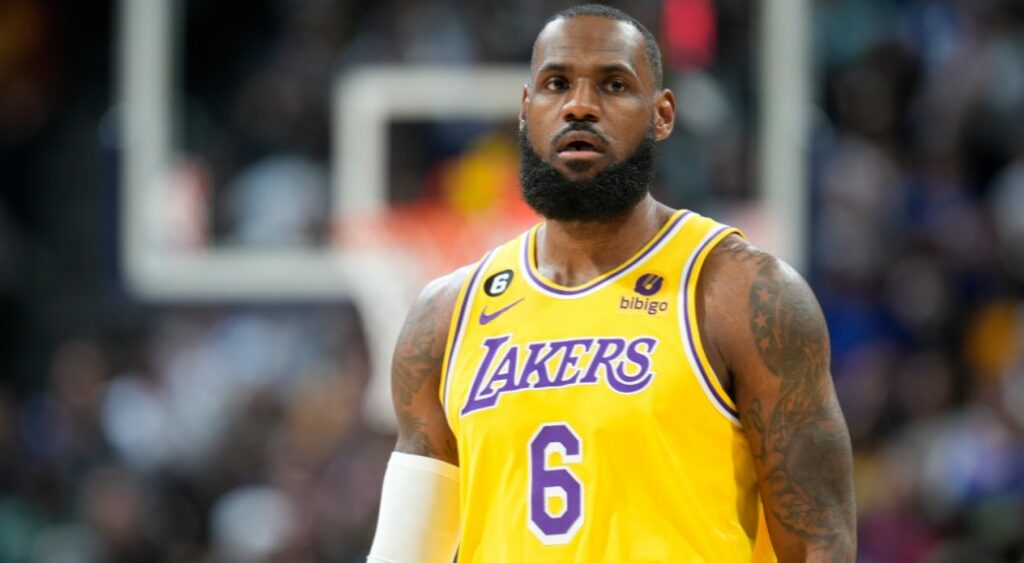LeBron James: Estoy 'decepcionado' de que los Lakers no hayan cambiado por Kyrie