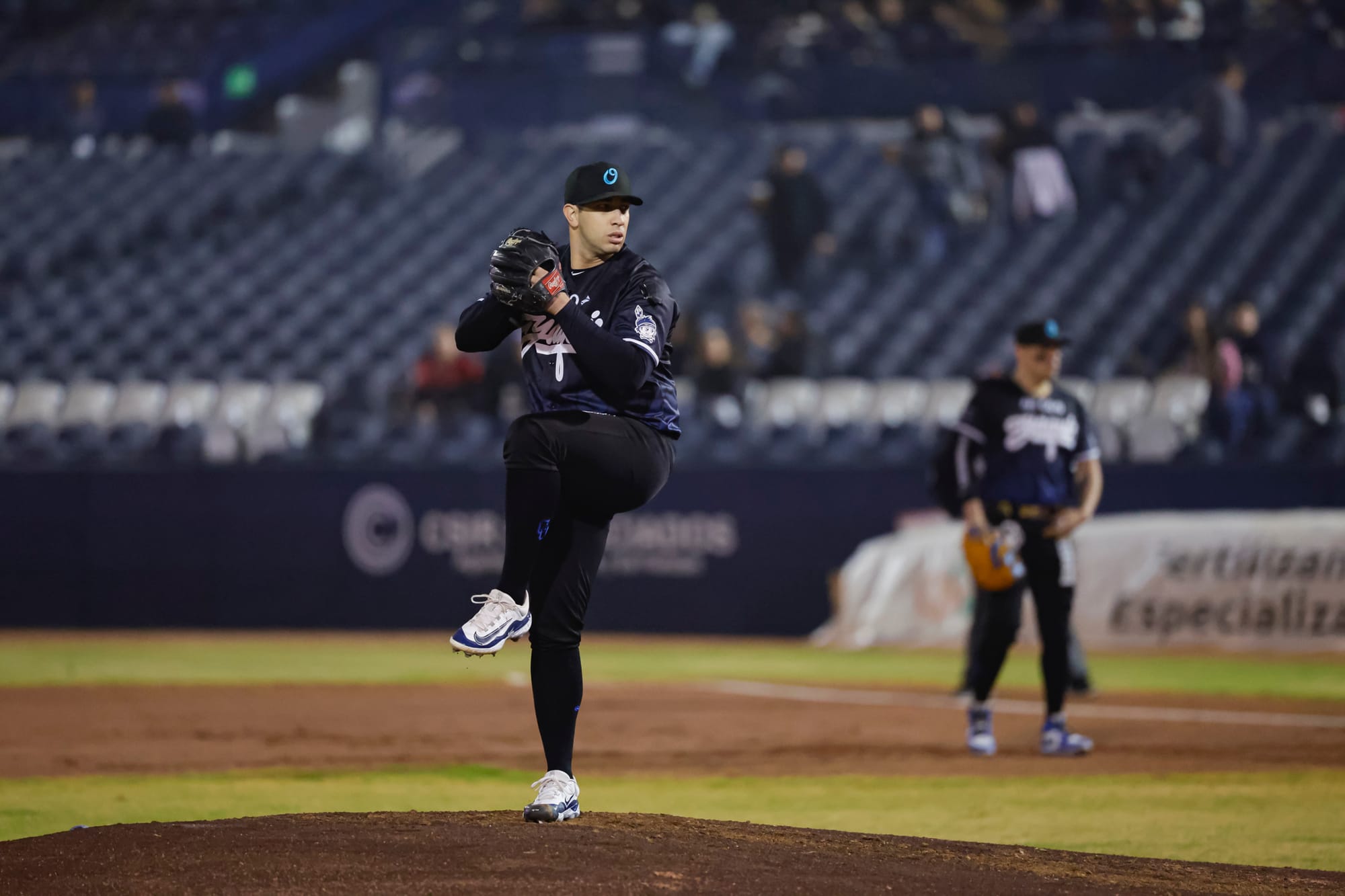 Yaquis vencen a Águilas en su casa