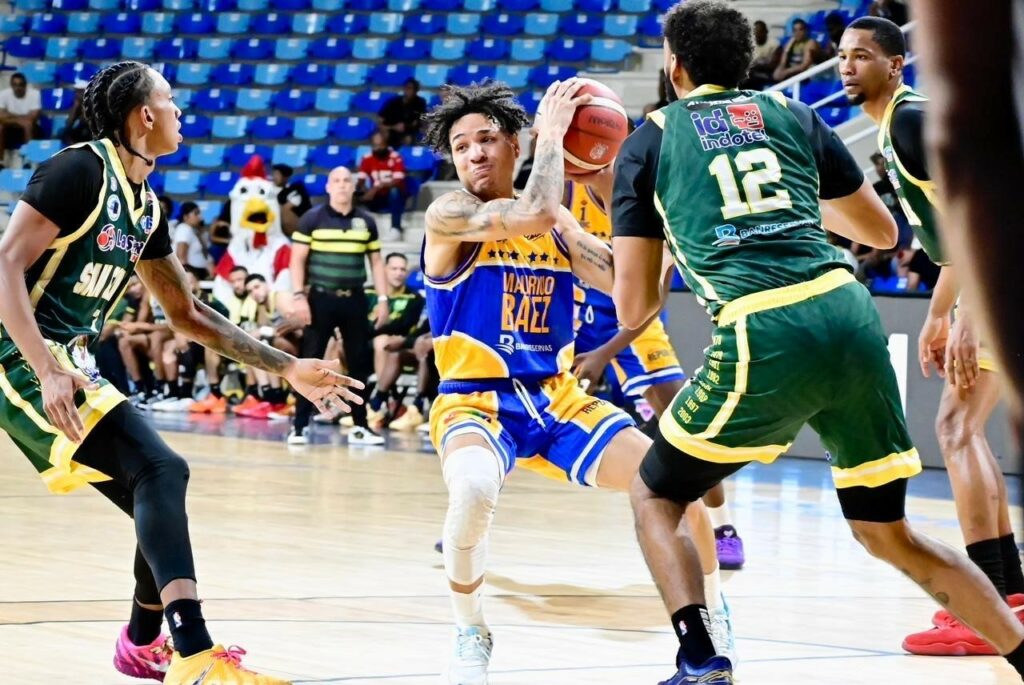 Mauricio Báez vence a San Carlos y empata serie final del TBS Distrito