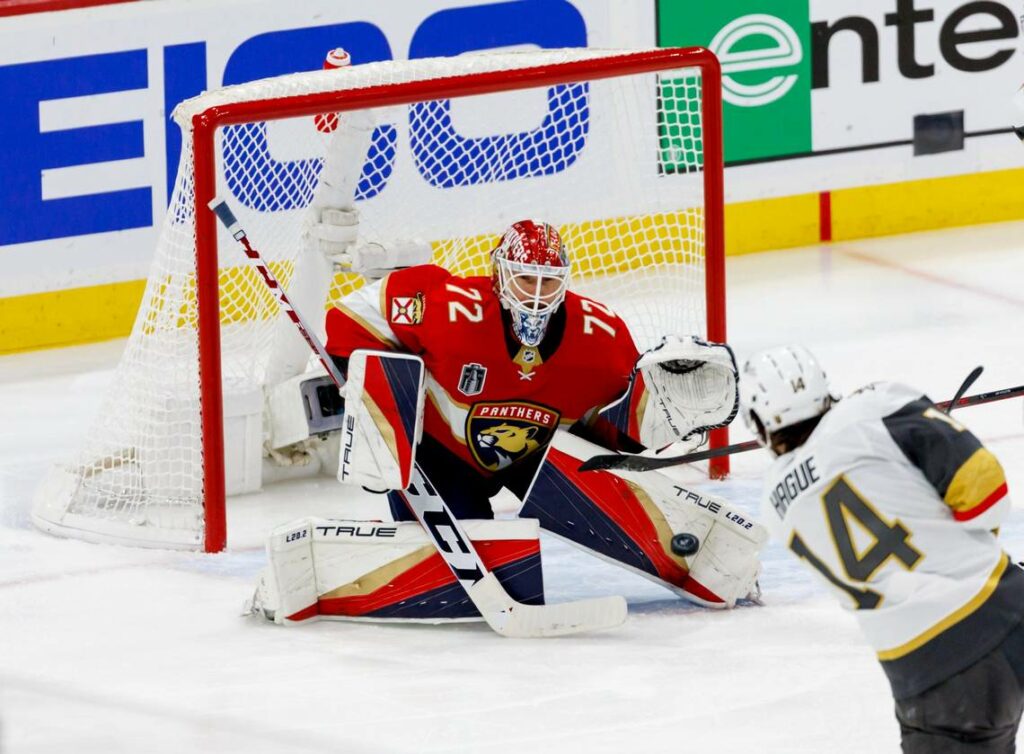 Sergei Bobrovsky tuvo 22 salvamentos en victoria de los Panthers