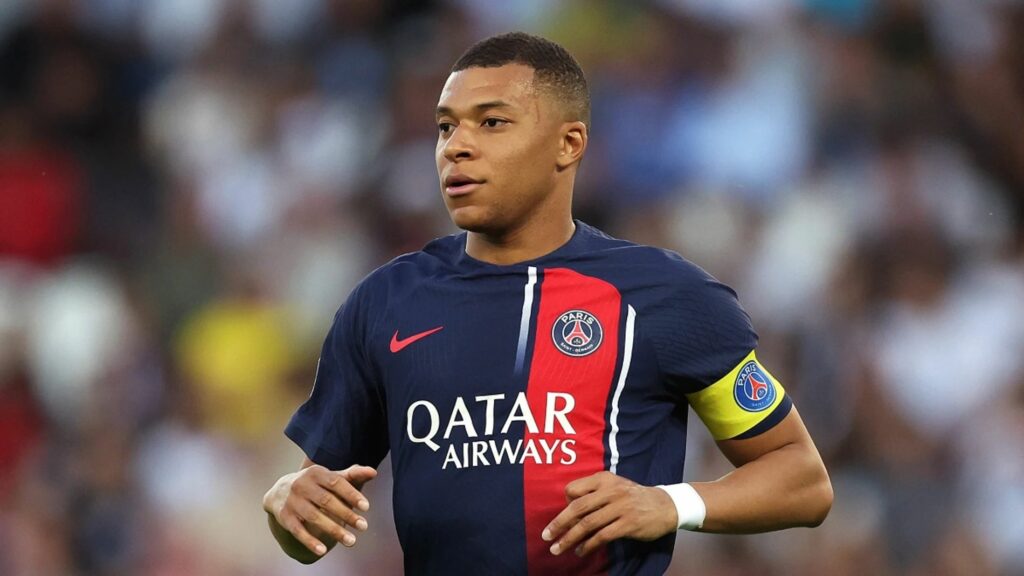 Mbappe dice que no ha tomado una decisión sobre su futuro