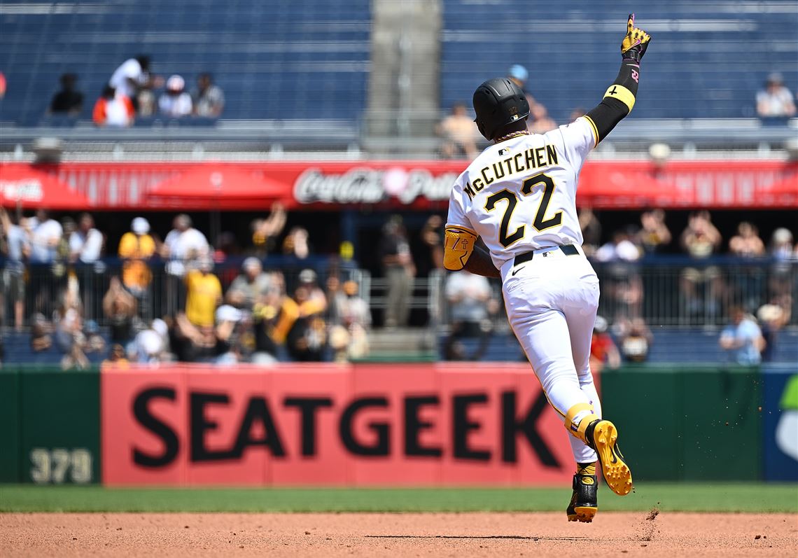 McCutchen supera a Clemente en lista histórica de jonrones de los Piratas